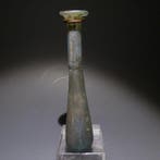 Oud-Romeins Glas Fles. Hoogte 11 cm. 1e - 2e eeuw na