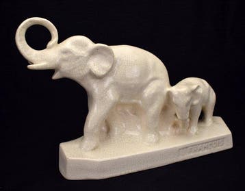 St. Radegonde - L. François - sculptuur, Olifant met kalfje