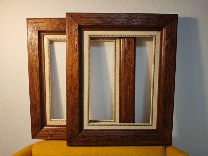 Cadre de présentation (2) - Bois, Antiquités & Art, Curiosités & Brocante