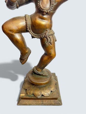 Groot Indiaas beeld van een dansende Krishna – messing/brons