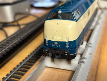 Roco H0 - 43524 - Locomotive diesel (1) - BR 220 - DB
