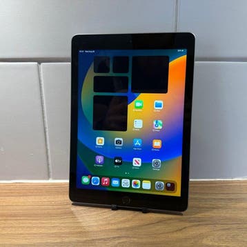 Apple iPad (5th Generation) 128GB Wifi - Mobiele telefoon