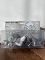 Kaws (1974) - HOLIDAY:JAPAN