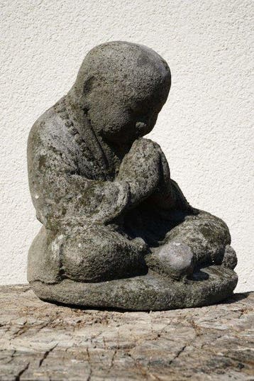 Statua Shaolin in Pietra | Monaco in Preghiera | Bali -