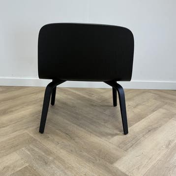 Muuto Visu loungestoel / fauteuil houten van Mika Tolvanen,, Huis en Inrichting, Nieuw, Zwart, Hout, Eén