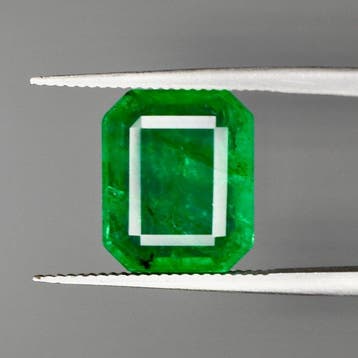 Zonder minimumprijs Groen Smaragd - 4.52 ct - International