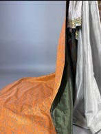 Disney - Mulan (2020) - Original screen-used costume with, Nieuw