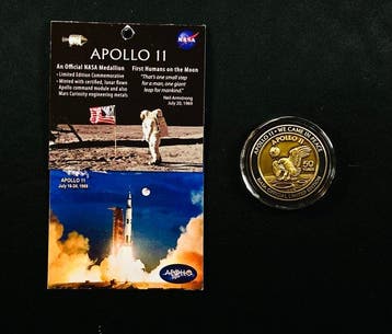 Apollo 11 - 50 Anniversary Medallion - Blended with Flown, Verzamelen, Nieuw