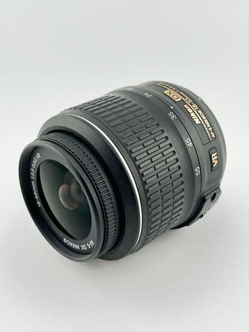 Nikon AF-S DX NIKKOR 18-55mm f/3.5-5.6G VR Zoom Lens
