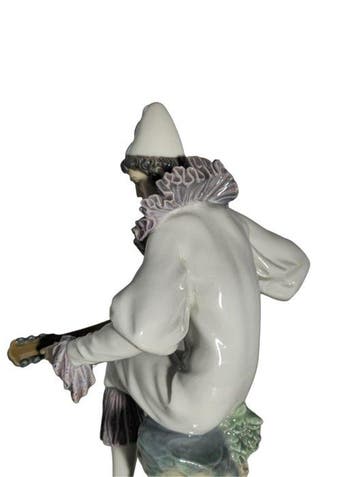 Lladró - sculptuur, Arlequín sentado con guitarra - 16 cm -