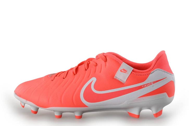 Nike Voetbalschoenen in maat 40 Roze, Kleding | Heren, Schoenen, Overige kleuren, Zo goed als nieuw, Verzenden