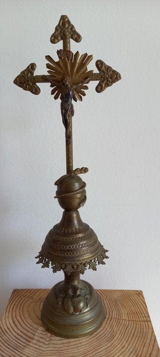 Antiek Crucifix - Koper - 1850-1900 - Nehushtan kruisbeeld -