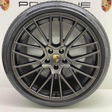 Porsche Cayenne (E3) 22inch RS Spyder Titanium met  banden, Autos : Pièces & Accessoires, Pneus & Jantes, Ophalen, Banden en Velgen