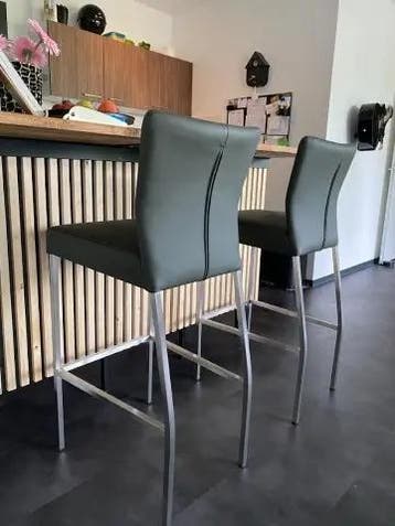 2 leren barstoelen - groen leer, Ophalen of Verzenden