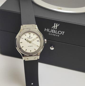 Hublot - Classic Fusion Titanium “Opalin Dial” -