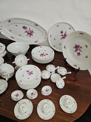Nymphenburg Relief Purpur Streublumen Porcelain Dining, Antiek en Kunst