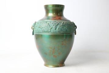 Japanse bronzen presenteervaas – archaïsche vorm met