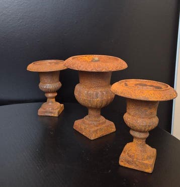 Urne (3) - Urnes Médicis miniatures en fonte vintage, lot de, Antiek en Kunst