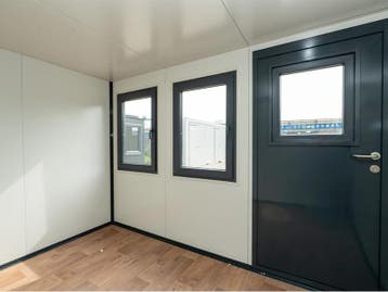 Prefab kantoor container gezocht? 3x2 deur lange zijde