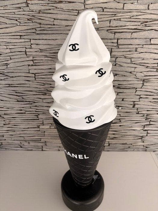 L.M ARTS - Ice Cream Chanel XXL, Antiquités & Art, Art | Objets design