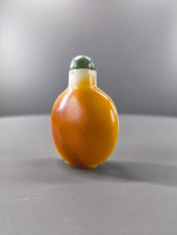 chine Glas met twee kleuren, wit en roestkleurig, naar