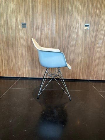Vitra - Charles & Ray Eames - Stoel - DAR - Staal,