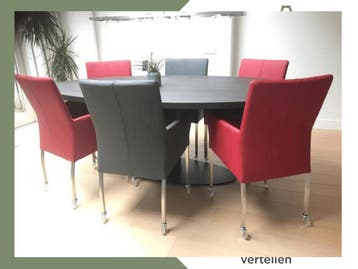 Set van 6 leren eetkamerstoelen met wieltjes en armleuning, Ophalen of Verzenden, Nieuw, Eén