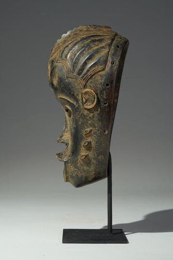 Een houten masker - Guro - Ivoorkust (Zonder minimumprijs)