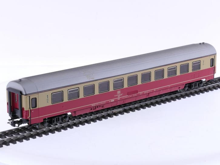 Schaal H0 Märklin 4224 personenrijtuig1e kl. van de DB #766, Hobby en Vrije tijd, Modeltreinen | H0, Wisselstroom, Analoog, Gebruikt
