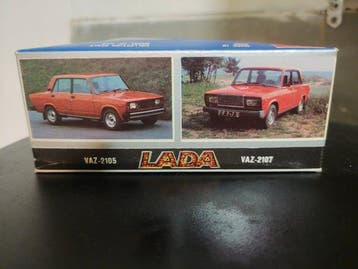 1:43 - Modelbouwdoos - Mythique VAZ-2107 Zhiguli lada riva