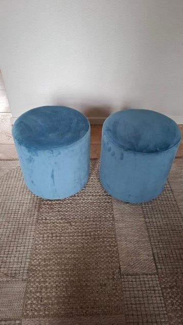 Pouf (2) - Bois. Tissu Velours - Petite table et