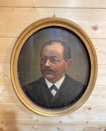 Europese school (XX) - Ritratto virile ovale