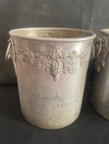 Moët & Chandon - Wijnkoeler (2) - Metaal, Aluminium - MOD, Collections