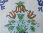 Carreau - Vase à fleurs multicolore avec de grands angles en