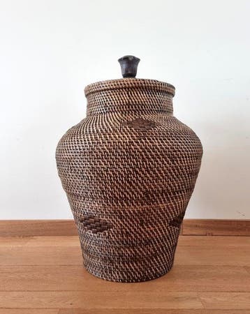 Panier décoratif en rotin / Pot à couvercle