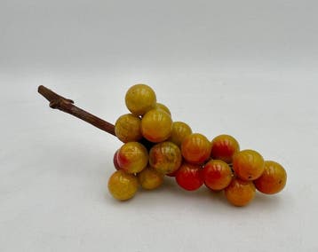 sculptuur, RARE & SUBLIME ALABASTER GRAPES & REAL VINE TRUNK, Nieuw
