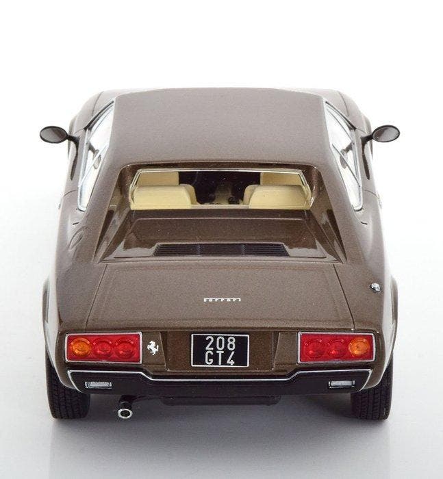 KK-Scale 1:18 - Modelauto - Ferrari 208 GT4 - 1975 - Bruin, Hobby en Vrije tijd, Modelauto's | 1:5 tot 1:12