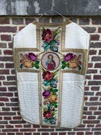 Traditionele pre-Vaticaan II Romeinse chasuble met