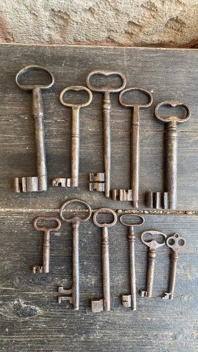 Sleutel (11) Antiek - sleutels voor de voordeur, deur, Antiquités & Art, Antiquités | Autres Antiquités
