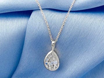Ketting met hanger - 14 karaat Witgoud - 2.01ct. tw. Diamant