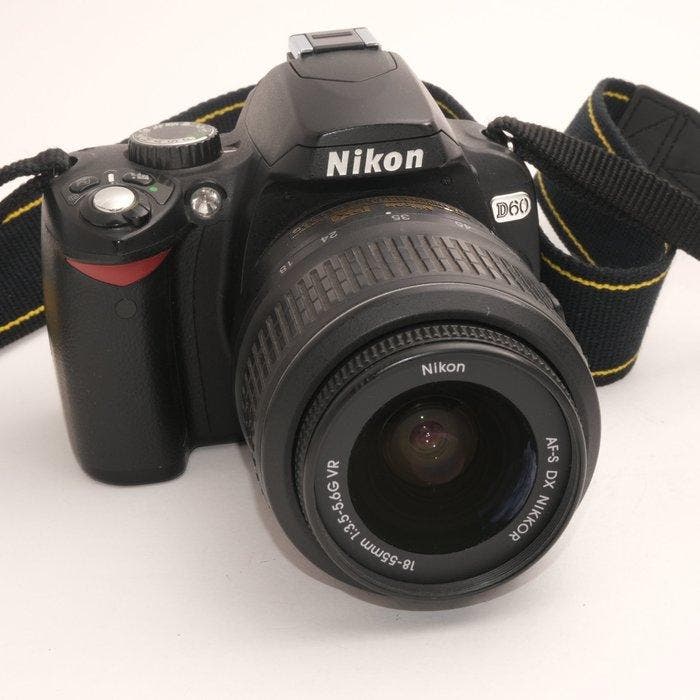 Nikon D60 + AF-S NIKKOR 18-55mm F3.5-5.6 G Appareil photo, TV, Hi-fi & Vidéo, Appareils photo analogiques