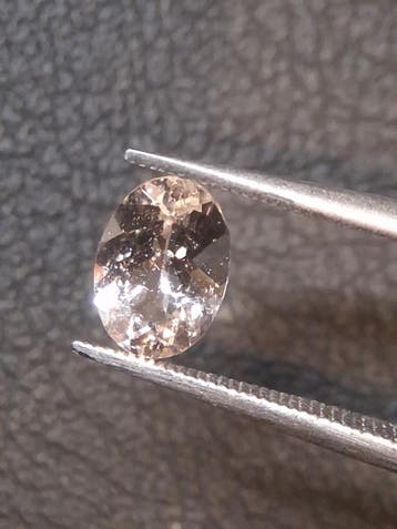 Natural subtle peach pink Morganite - 5*7 mm - 0.650 ct - ov, Handtassen en Accessoires, Overige Accessoires, Verzenden, Nieuw