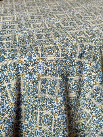 Klassiek geprint tafellaken voor ruime tafels. Decoratieve