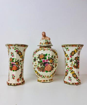 H. bequet - dekselvaas - Belgische faience schouwgarnituur