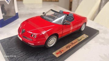 Maisto 1:18 - Voiture miniature - Alfa Romeo Spider GTV 1995, Nieuw