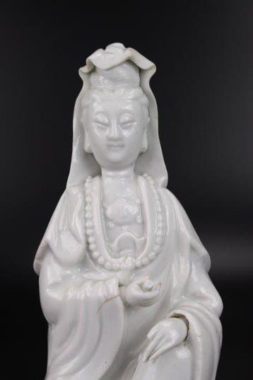 Dehua Blanc de Chine figure of Guanyin - Porselein - China -