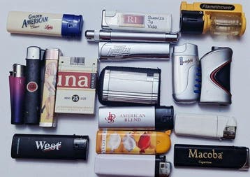 Lote de 18 mecheros publicitarios - Briquet - Plastique,, Antiquités & Art