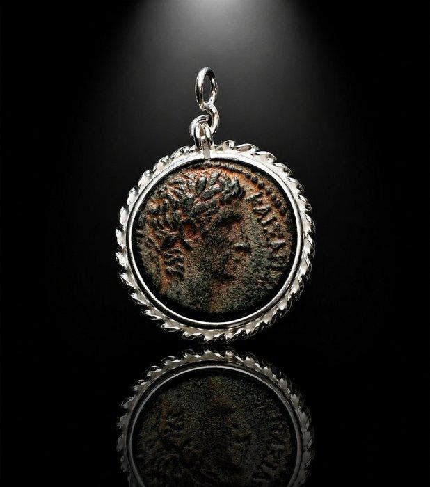 Romain antique, Empire Belle amulette en bronze représentant, Handtassen en Accessoires, Antieke sieraden