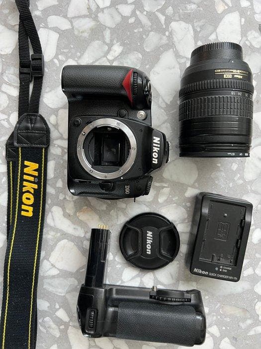 Nikon D90 + AF-S 18-135 Digitale camera, TV, Hi-fi & Vidéo, Appareils photo analogiques