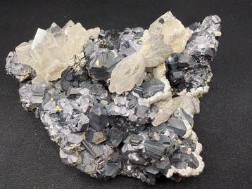 Calciet var. Manganoan (UV) met kwarts, sphaleriet, galena, Verzamelen, Mineralen en Fossielen